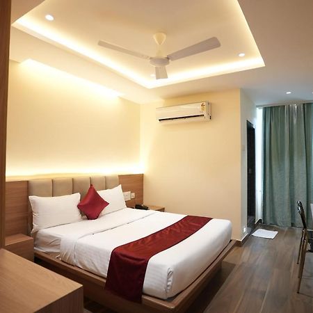Hotel Sunrise Hospitality Vijayawada Bagian luar foto