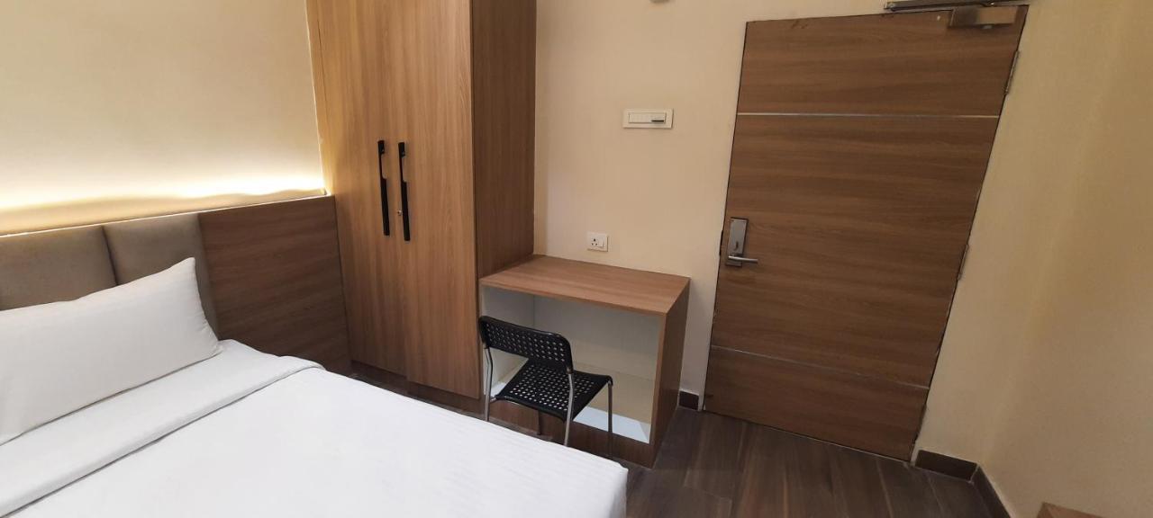 Hotel Sunrise Hospitality Vijayawada Bagian luar foto