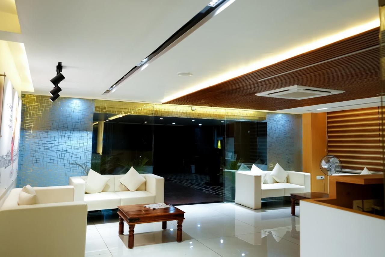 Hotel Sunrise Hospitality Vijayawada Bagian luar foto