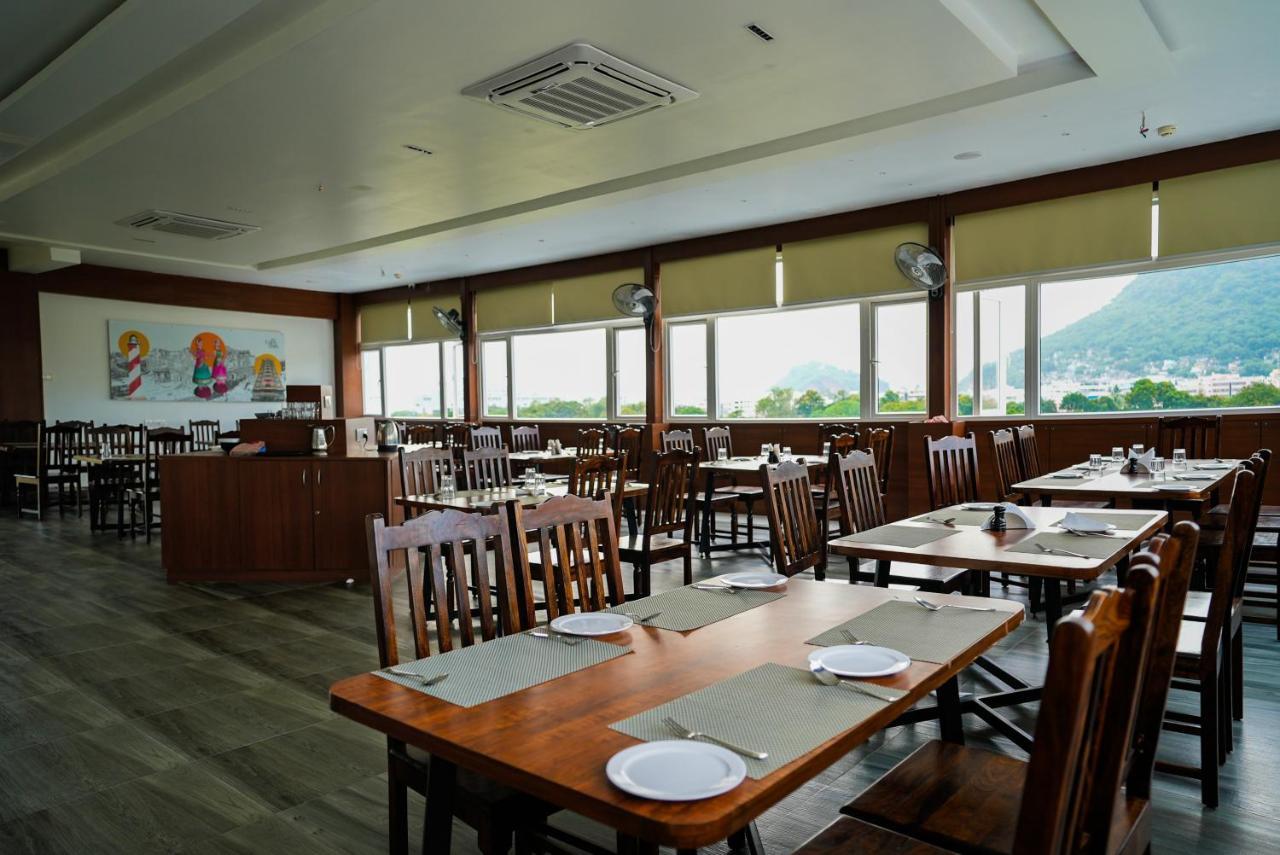 Hotel Sunrise Hospitality Vijayawada Bagian luar foto